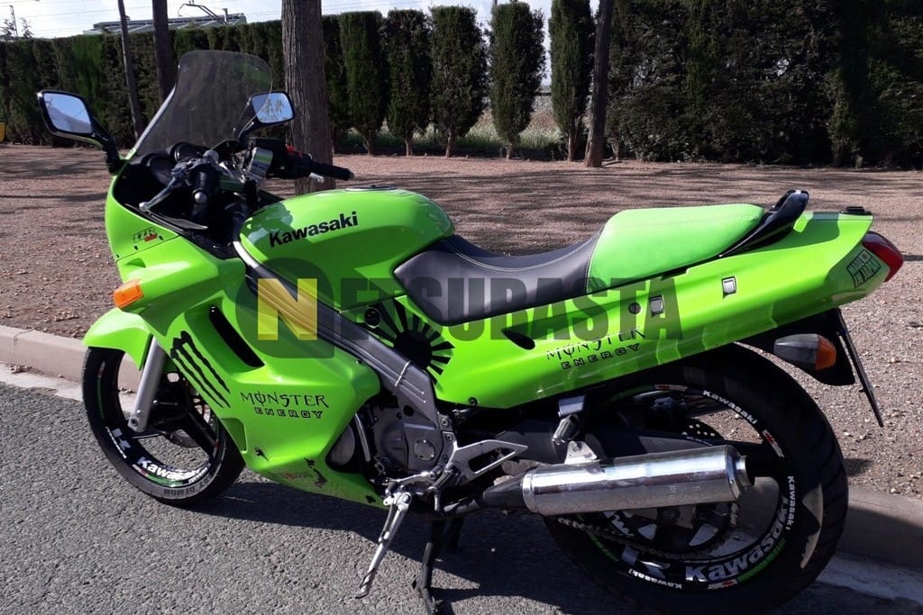 kawasaki zzr 250cc