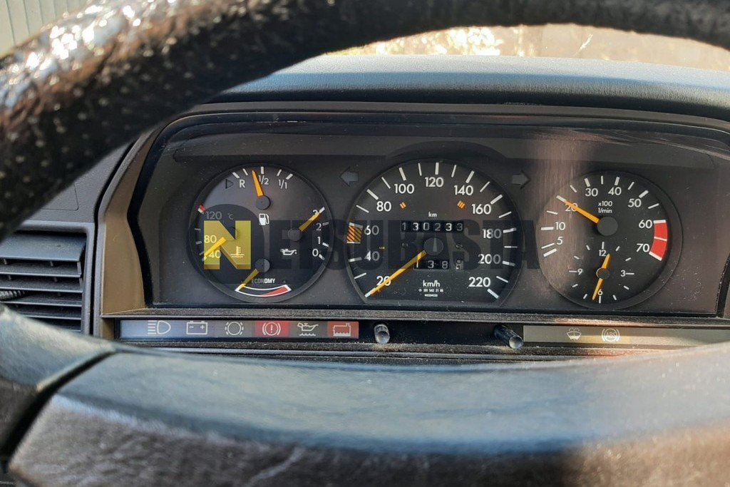 Mercedes-Benz E 2.3 1989