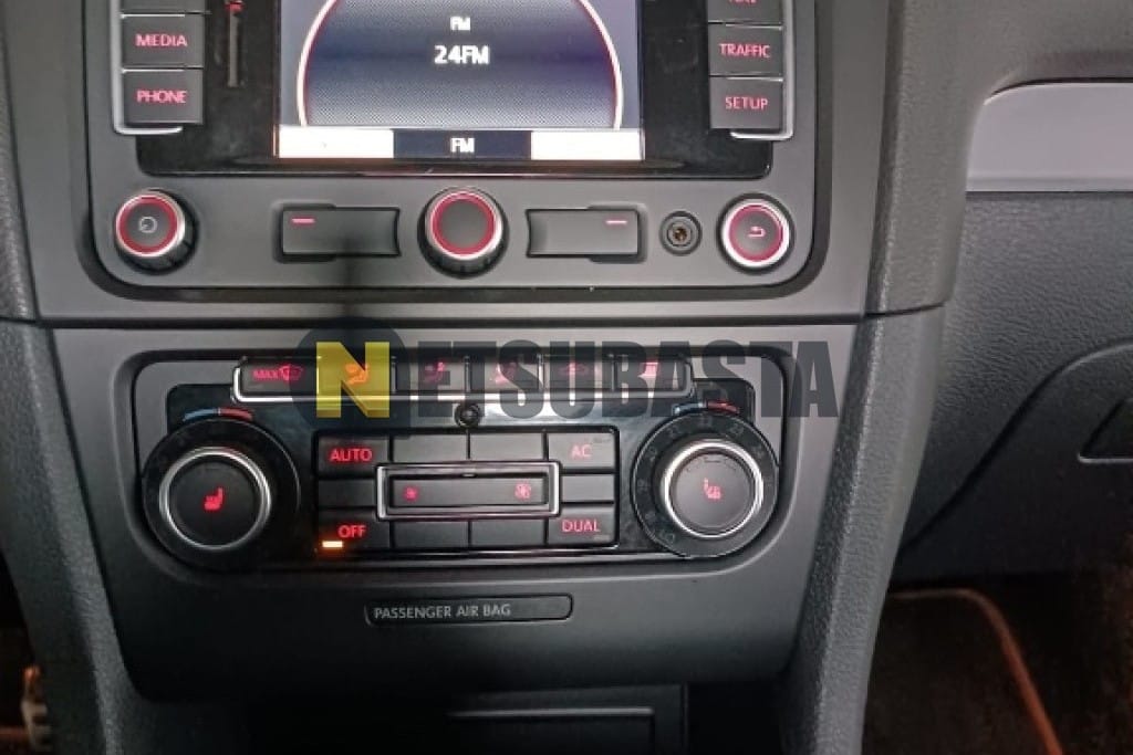 Volkswagen Golf GTI 2.0 TSI 2011
