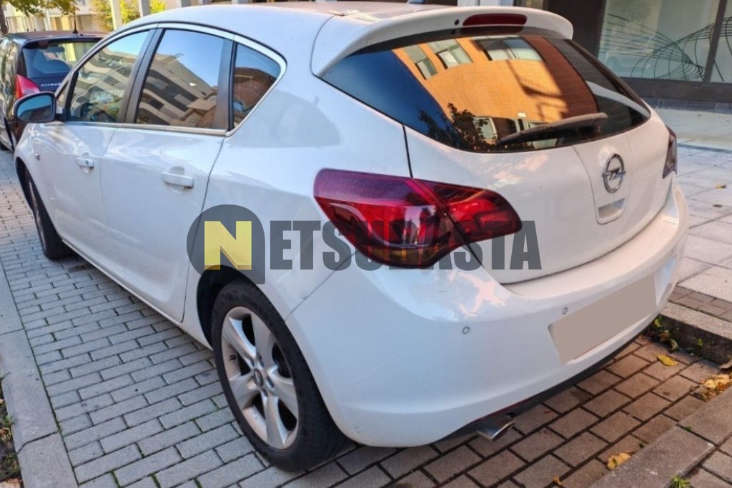 Opel Astra 2.0 CDTI 2011