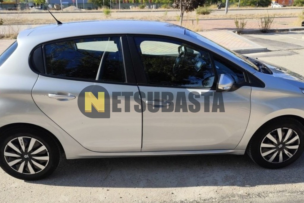 Peugeot 208 1.2 Puretech 2013