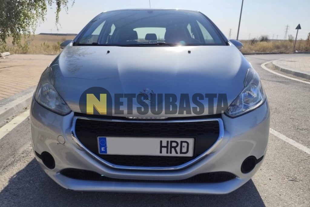 Peugeot 208 1.2 Puretech 2013