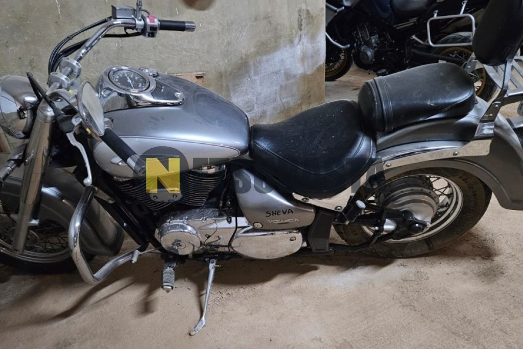 Suzuki Intruder VL 250 2009