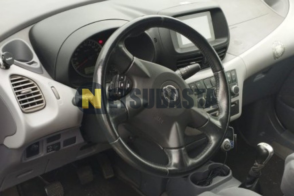 Nissan Almera Tino 2.2 dCi 2004