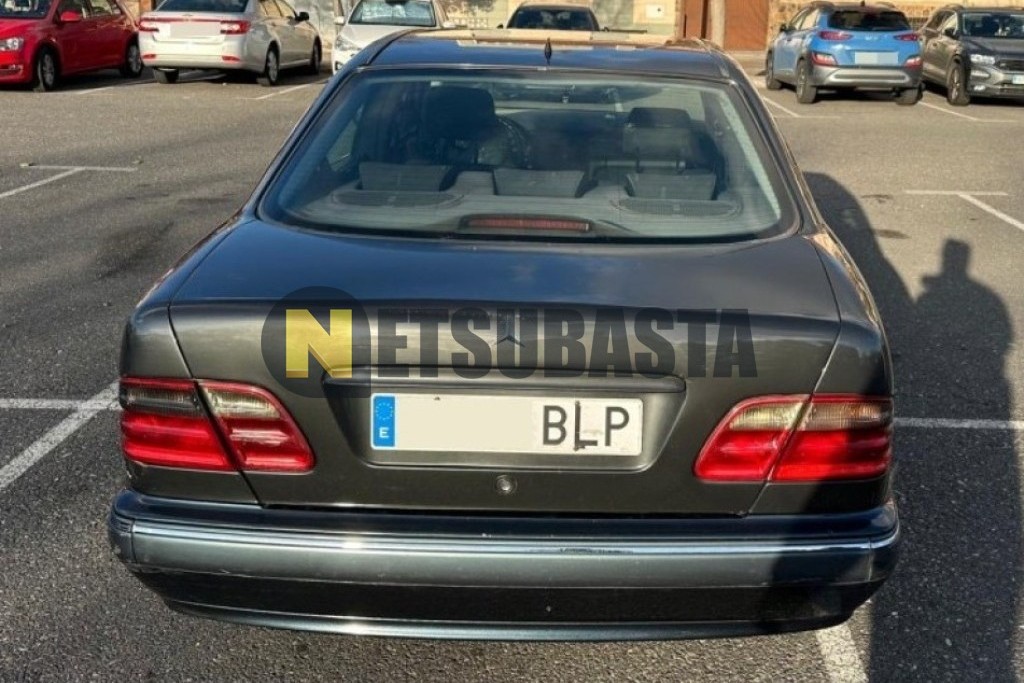 Mercedes-Benz E 220 CDI Aut. 2000