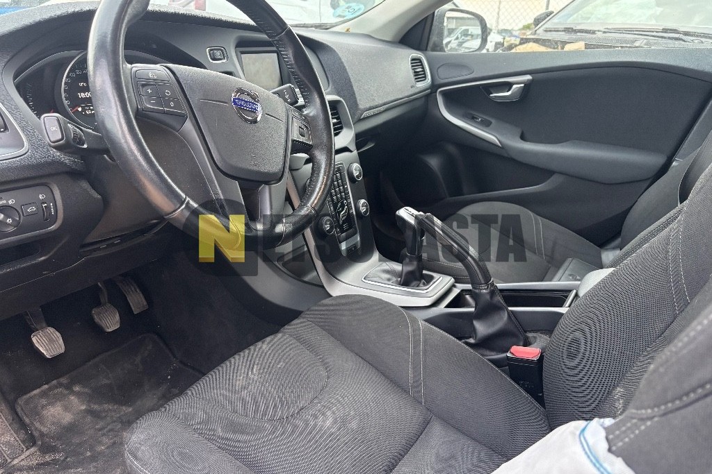 Volvo V40 D2 2015