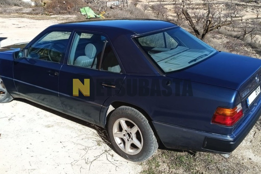 Mercedes-Benz 260 E Aut. 1990