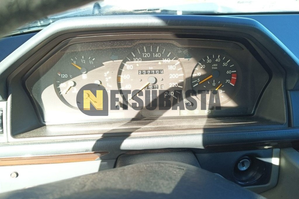 Mercedes-Benz 260 E Aut. 1990