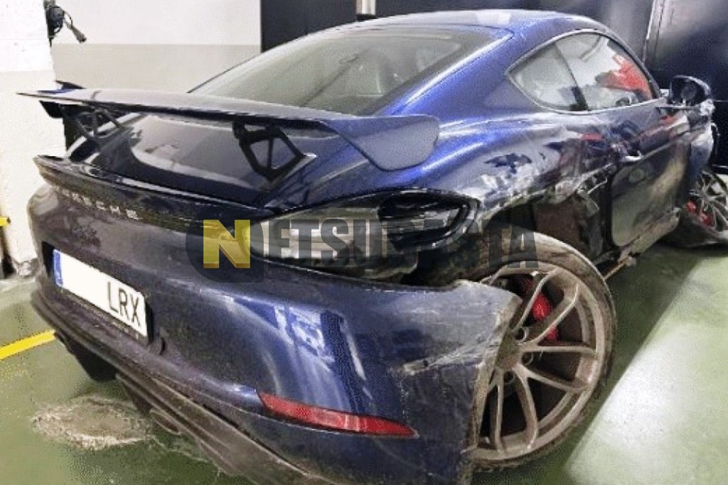 Porsche 718 Cayman GT4 PDK 2021