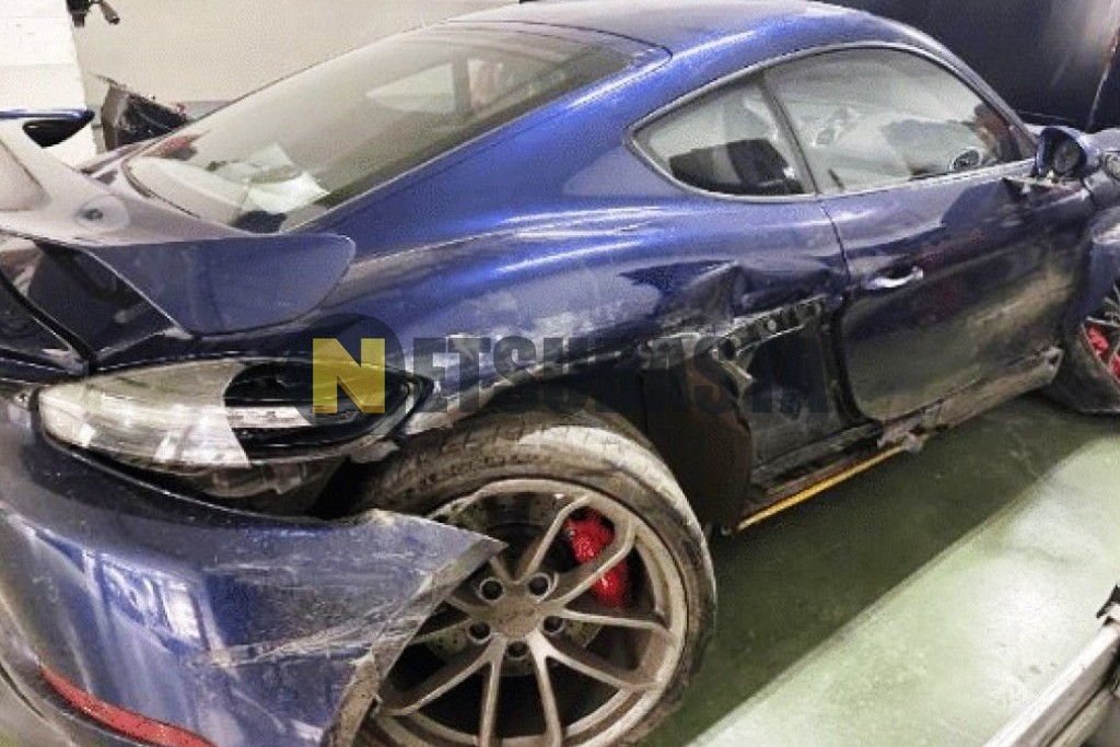 Porsche 718 Cayman GT4 PDK 2021