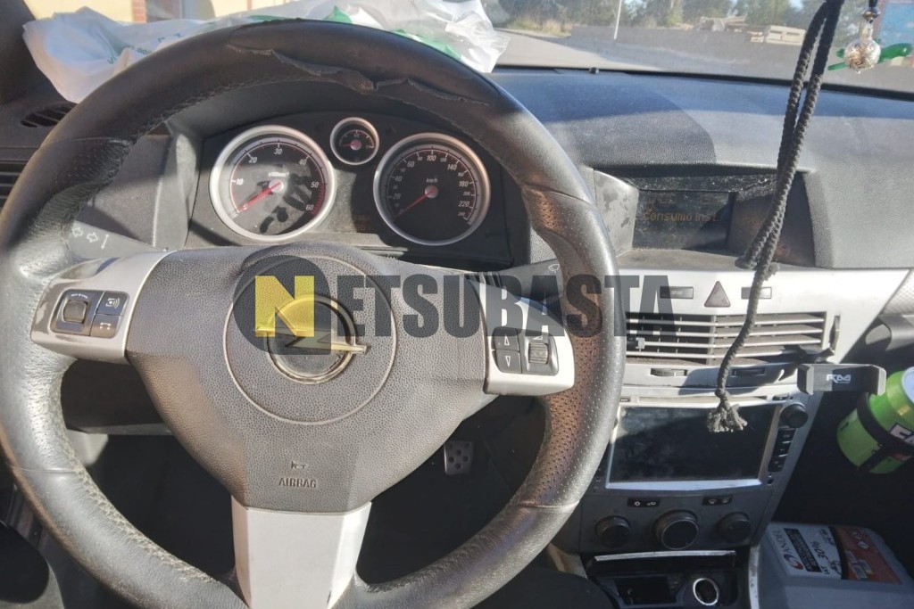 Opel Astra GTC 1.9 CDTi 2006