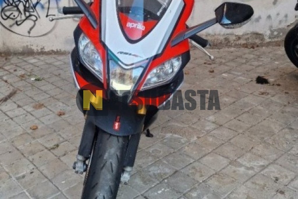 Aprilia RSV4 RF 2019