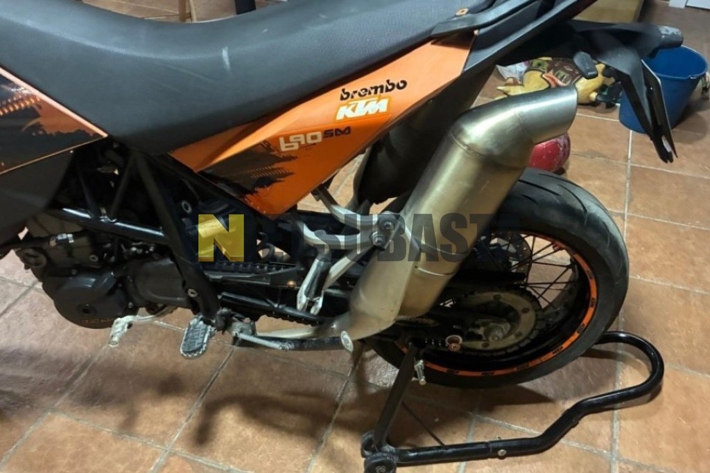 KTM 690 SUPERMOTO 2007