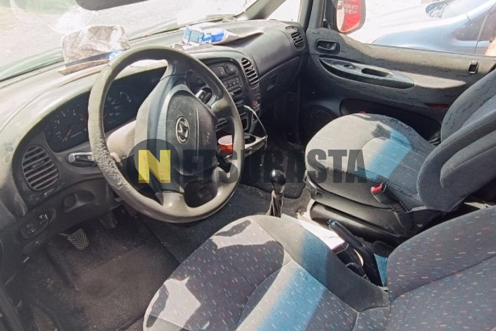 Hyundai H-1 2.5 TD 1998
