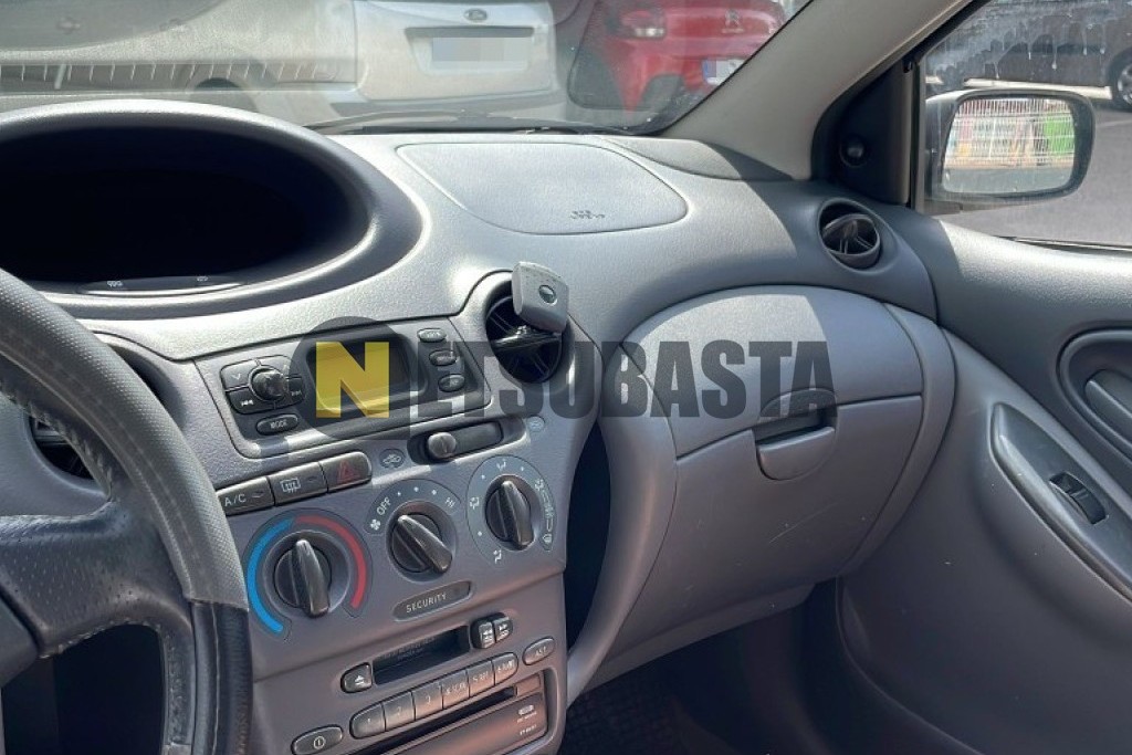 Toyota Yaris 1.3 2000