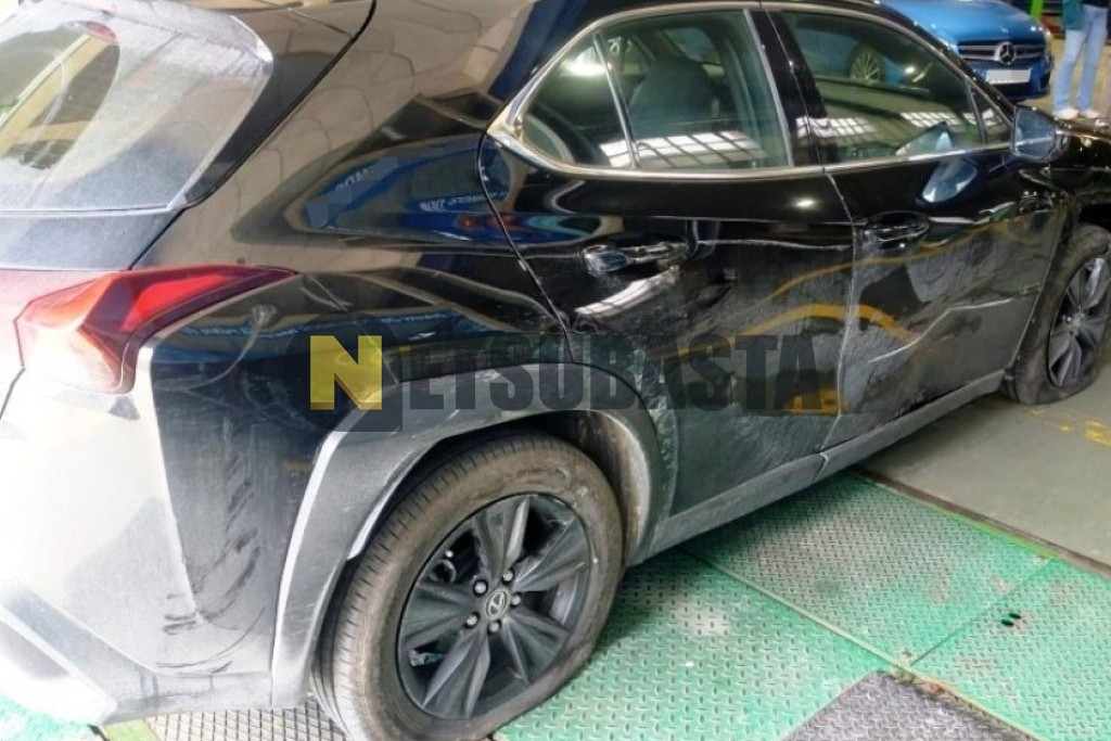 Lexus UX 250h 2023