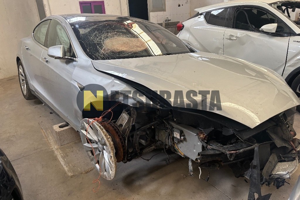 Tesla Model S 90D 2016