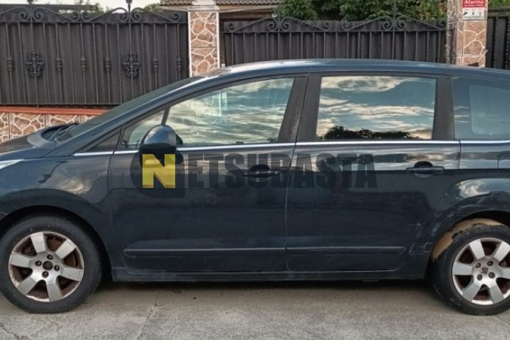 Peugeot 5008 2.0 HDi FAP 2011
