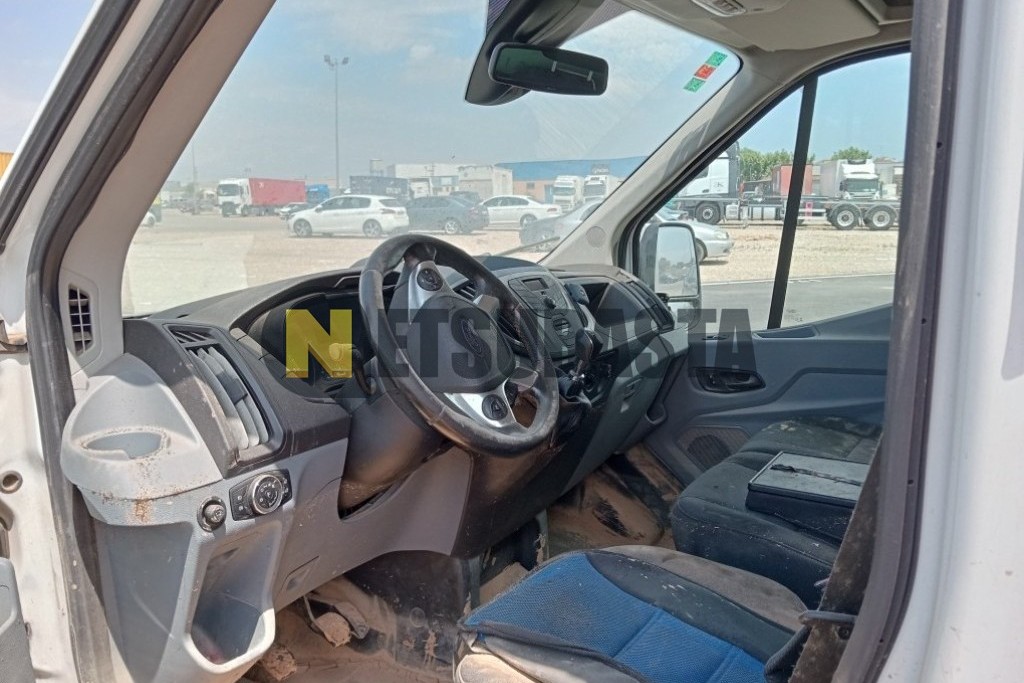 Ford Transit 2.0 TDCi Chasis-Cabina Carrozado 2018