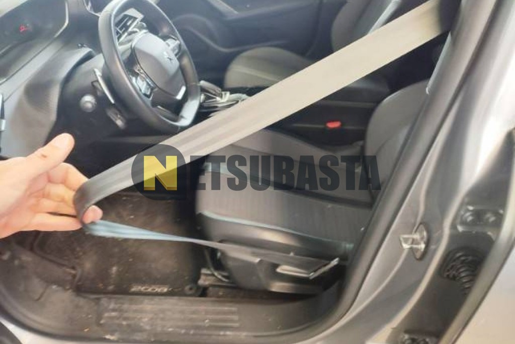 Peugeot 2008 1.5 BlueHDi EAT8 2021
