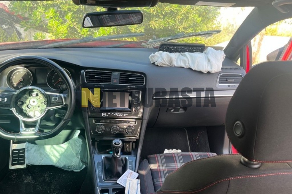 Volkswagen Golf GTI Performance 2.0 TSI 2014