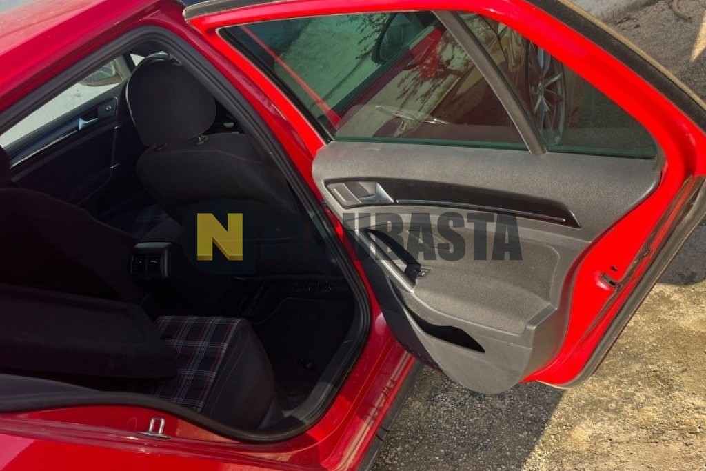 Volkswagen Golf GTI Performance 2.0 TSI 2014