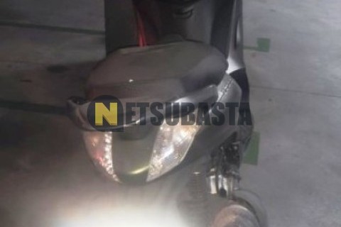 Aprilia SR Max 300 2013