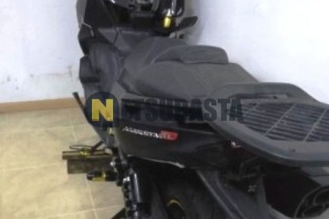 Aprilia SR Max 300 2013