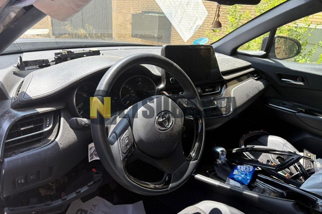 Toyota C-HR 180H 2023