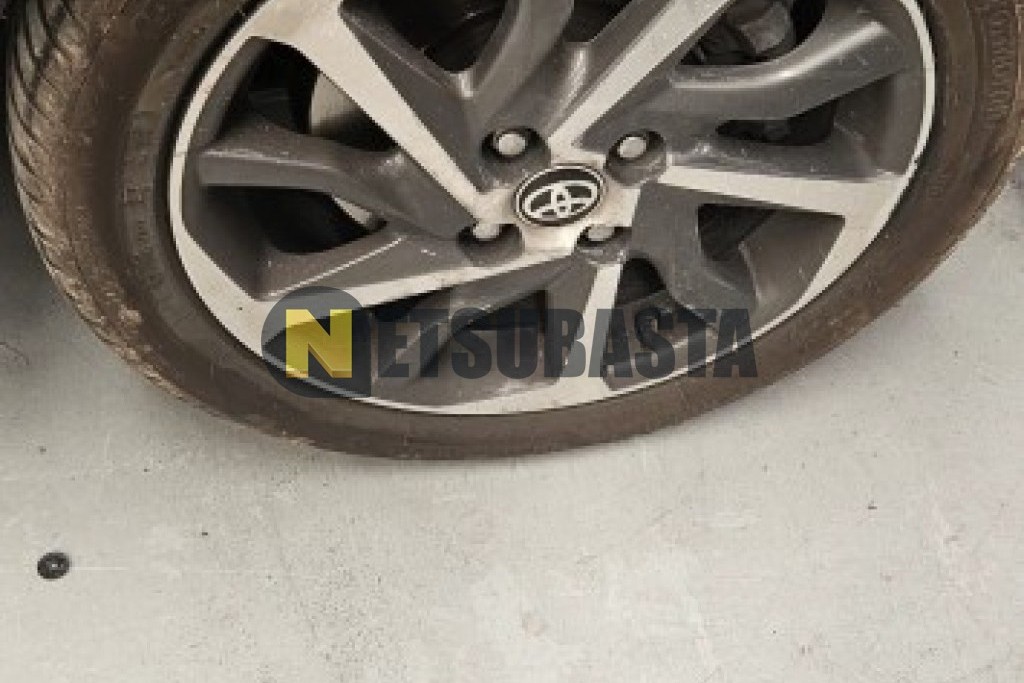 Toyota Yaris 100H 2020