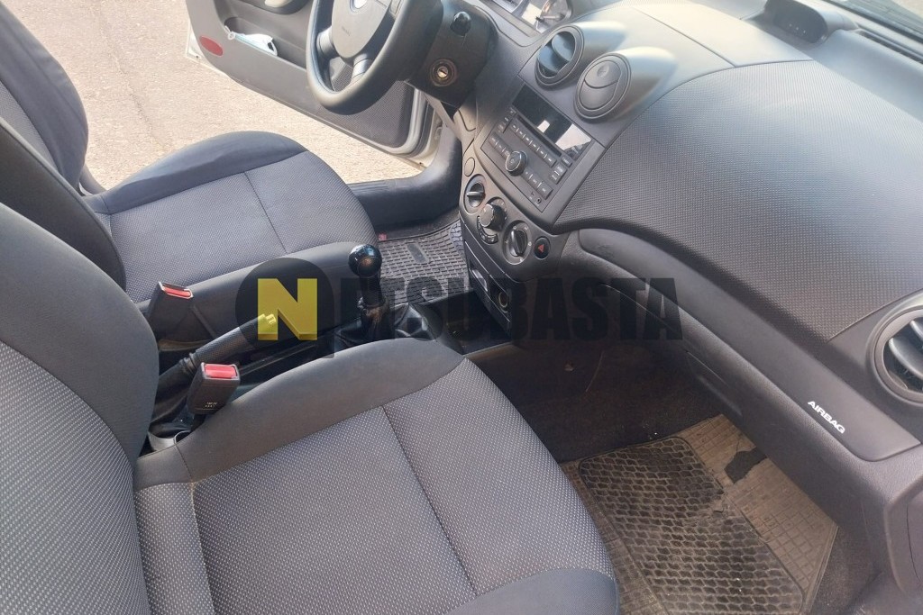 Chevrolet Aveo 1.2 16v 2011