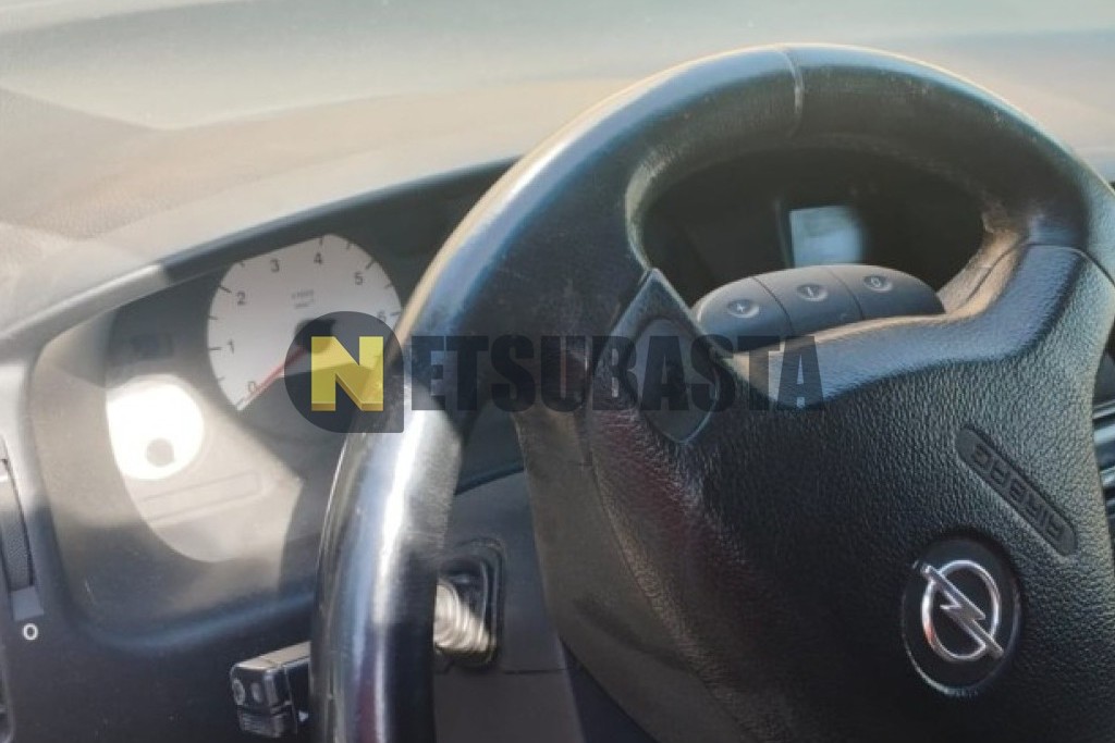 Opel Zafira 2.2 16V 2003