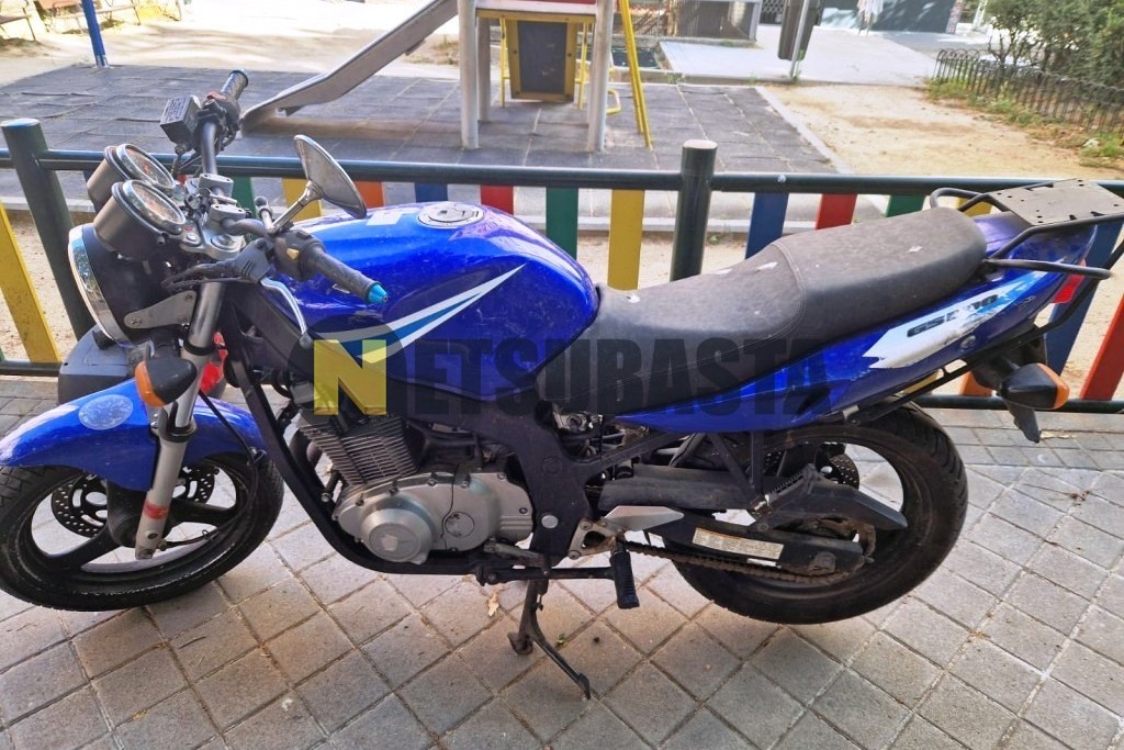 Suzuki GS 500 2006