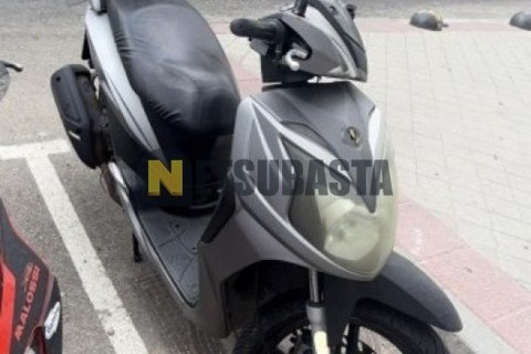 Piaggio X8 200 2005