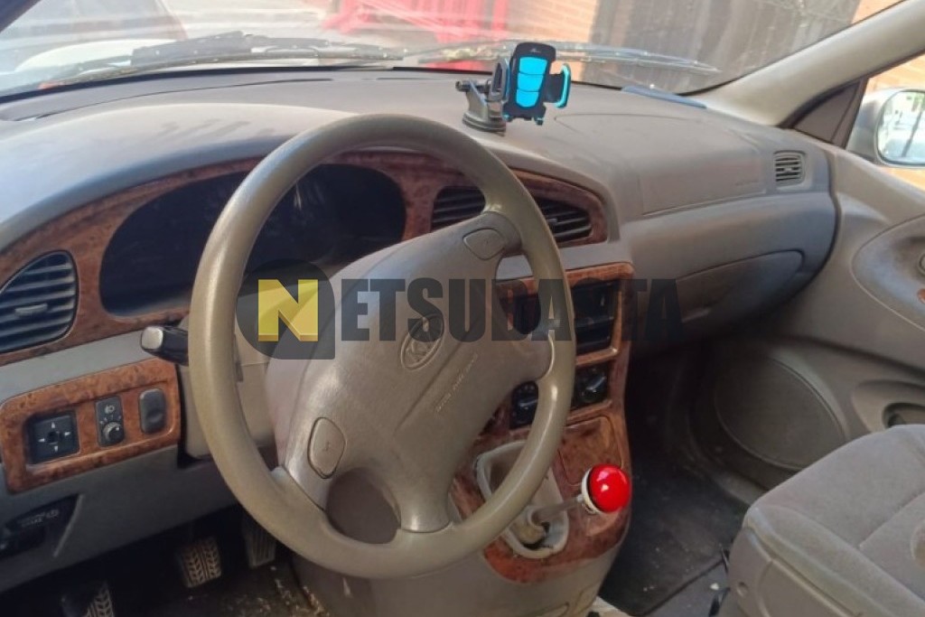 Kia Carnival 2.9 TDI 2001