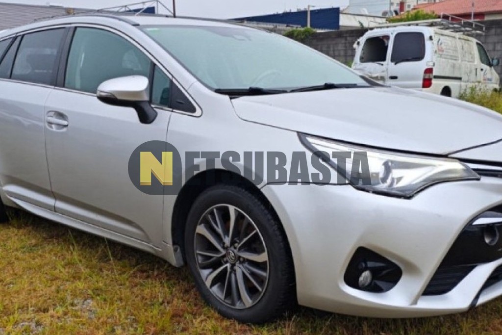 Toyota Avensis Touring Sports 150D 2015
