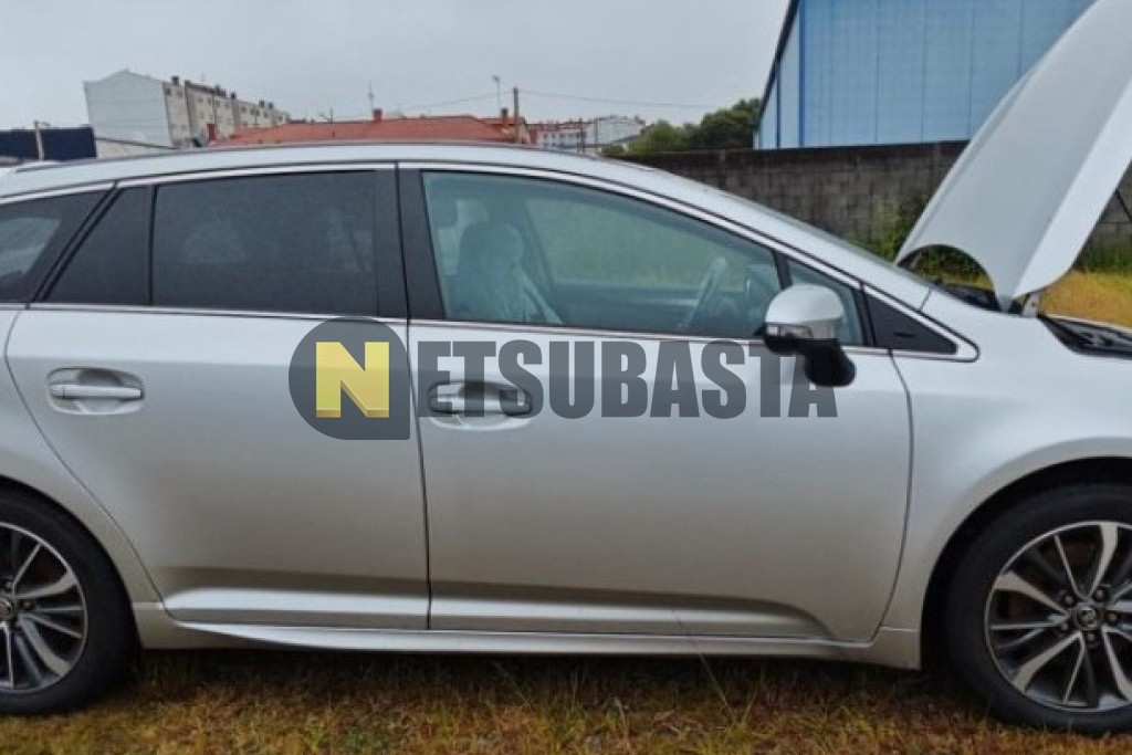 Toyota Avensis Touring Sports 150D 2015