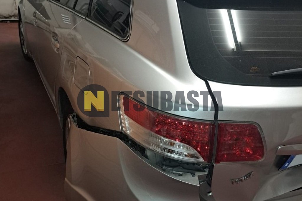 Toyota Avensis Cross Sport 2.0 D-4D 2009