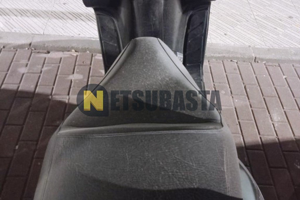 Piaggio X8 200 2004