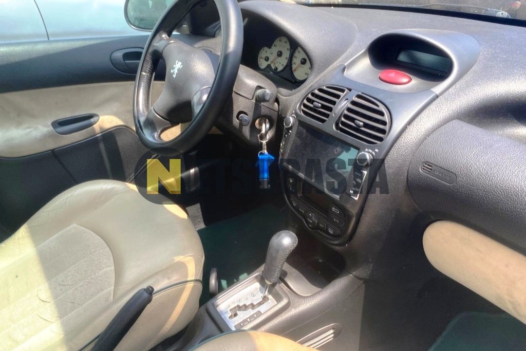 Peugeot 206 1.4 Aut. 2001
