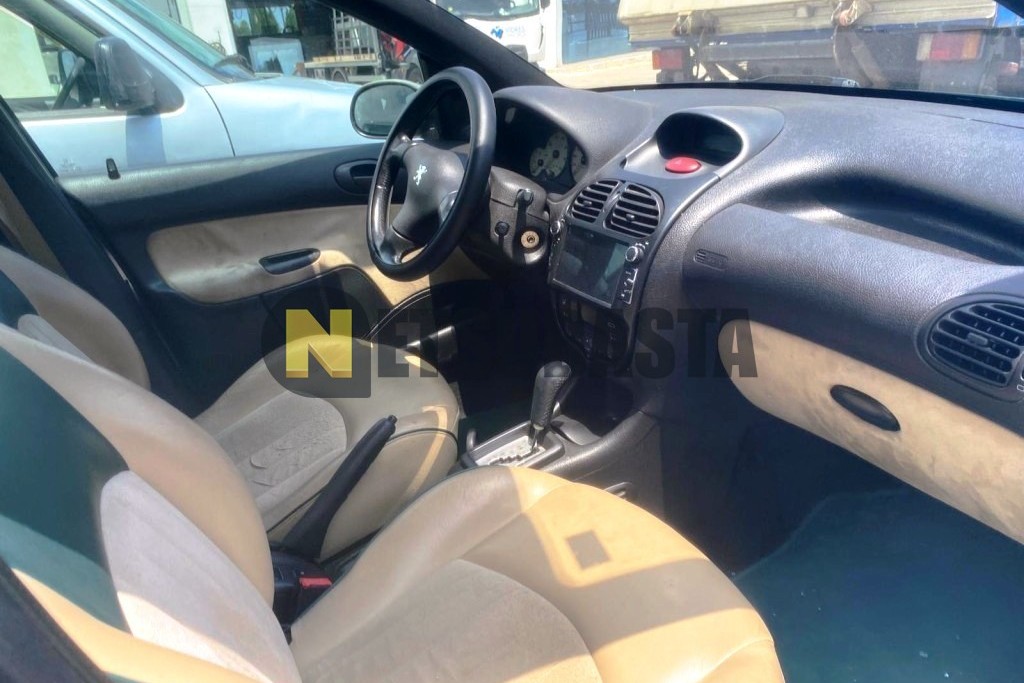 Peugeot 206 1.4 Aut. 2001