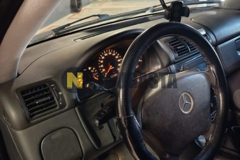 Mercedes-Benz ML 270 CDI 2001