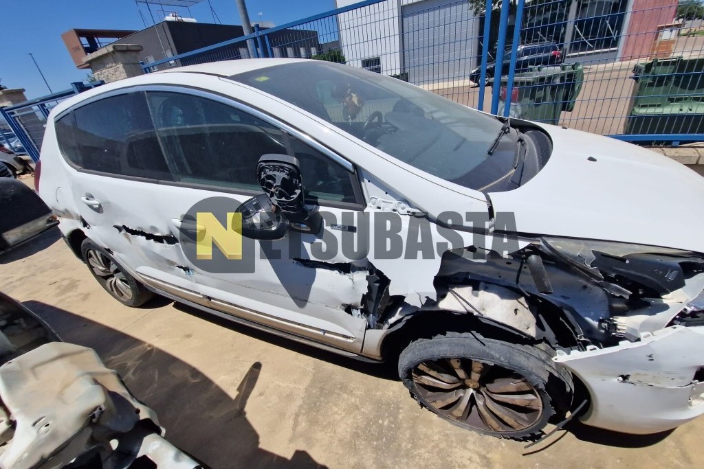 Peugeot 3008 1.6 BlueHDi 2015