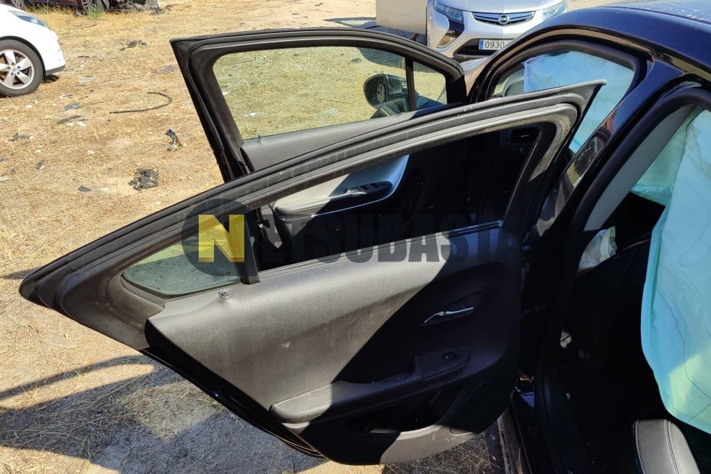 Opel Ampera 2012