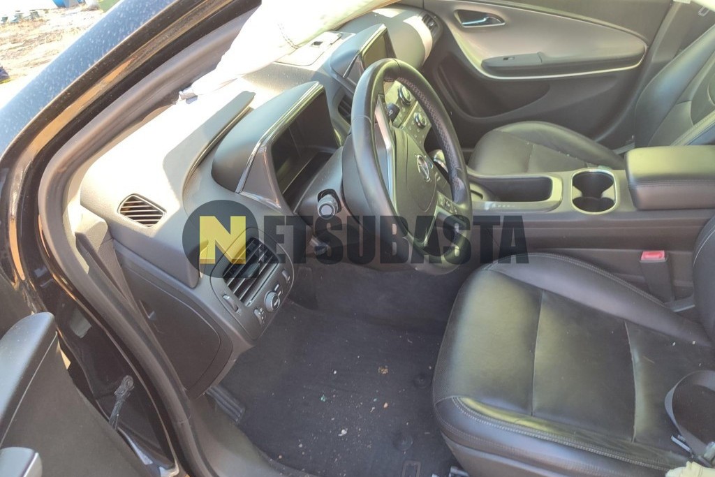 Opel Ampera 2012