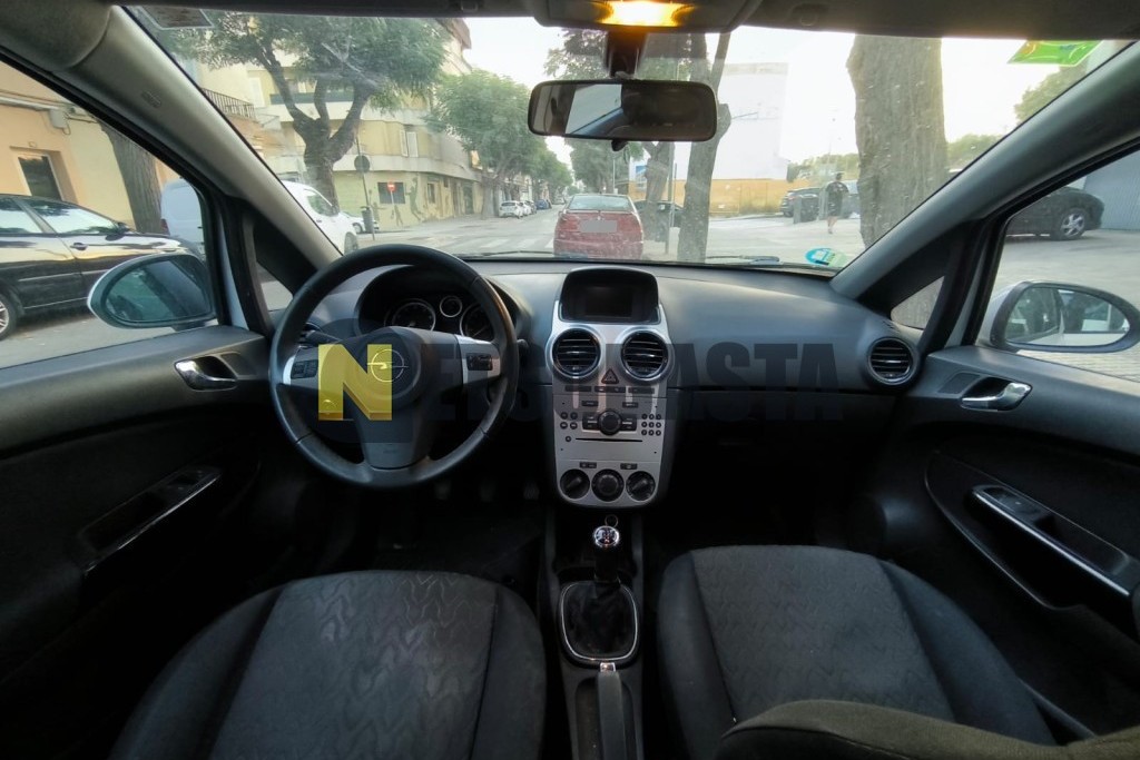 Opel Corsa 1.2 GLP 2013