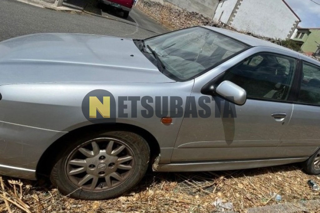 Nissan Primera 2.0 16V CVT 1999
