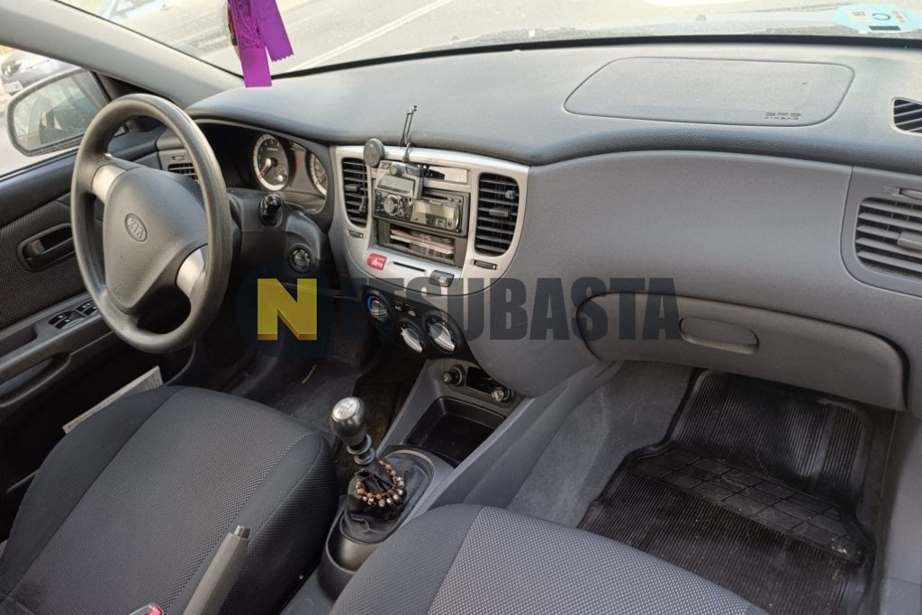 Kia Río 1.4 DOHC 2006