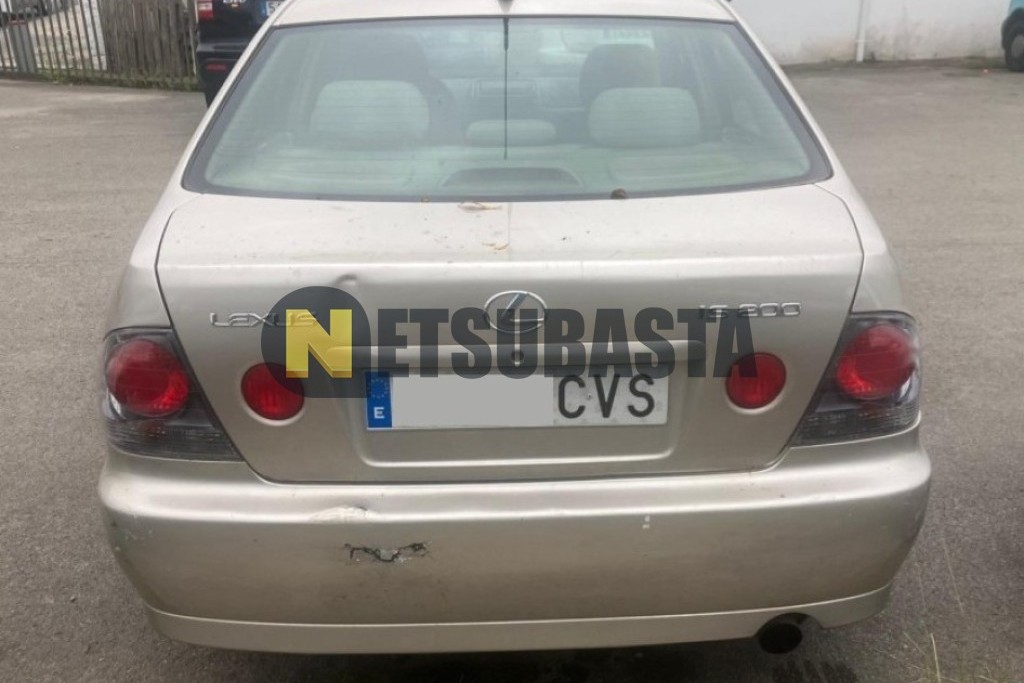 Lexus IS 200 2004