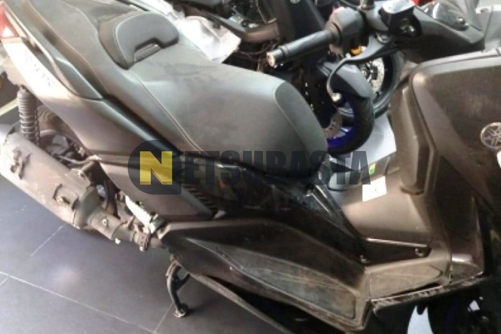 Yamaha XMAX 300 2024